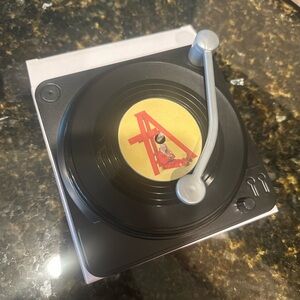 Miniature Turntable with Vinyl Coasters Billie Eilish theme